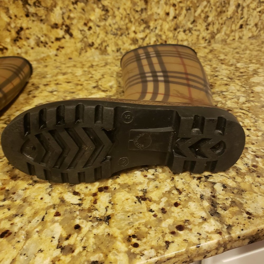 Burberry Rain Boots - Picture 7 of 7